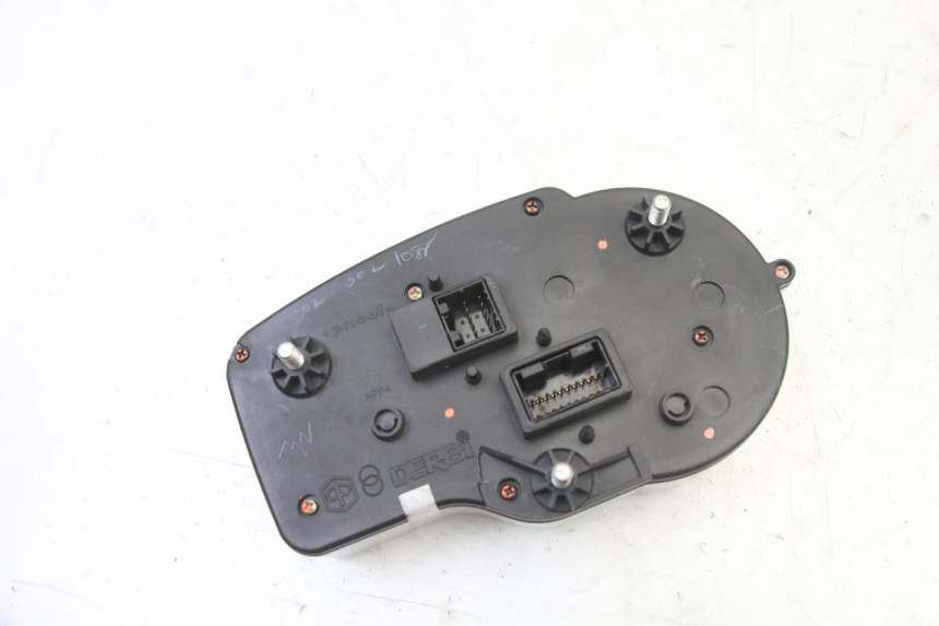 photo de TACHOMETER  GILERA NEXUS 125 (2009 - 2013) - Details der Befestigungspunkte