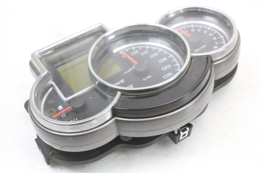 photo de TACHOMETER  MOTO GUZZI NORGE 8V GT 1200 (2011 - 2016) - Oberflächenzustand und Material