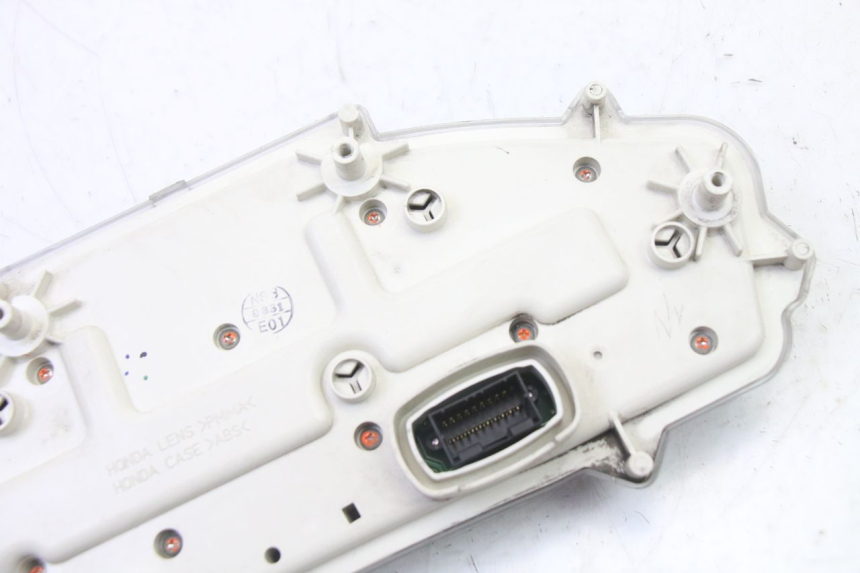 photo de TACHOMETER  HONDA NTV DEAUVILLE ABS 700 (2007 - 2016) - Zoom auf Komponenten