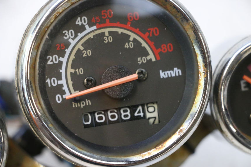 photo de TACHOMETER JM MOTORS OLDIES 4T 50 (2010 - 2020) - Details der Befestigungspunkte