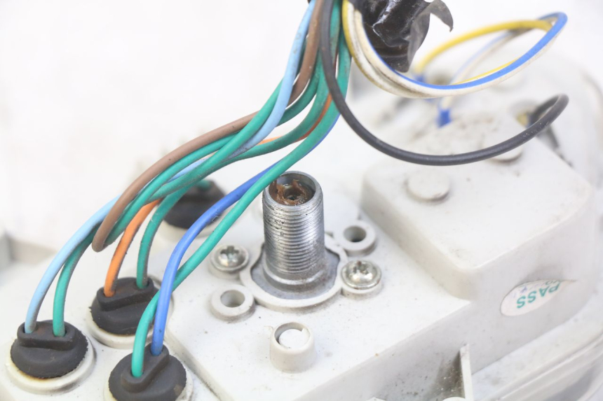 photo de TACHOMETER IMF INDUSTRIE PACH 4T 50 (2009 - 2018) - Details der Befestigungspunkte