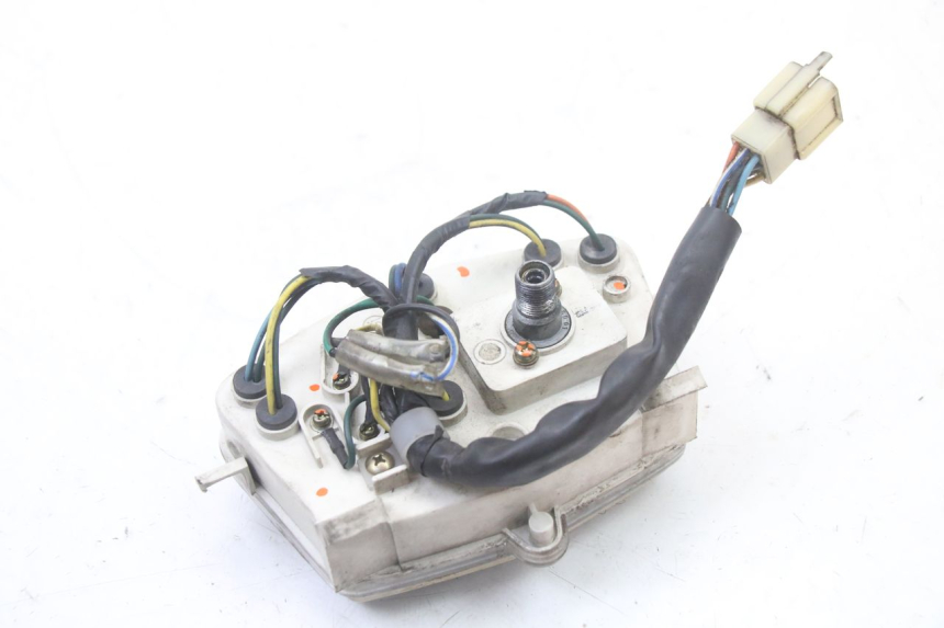 photo de TACHOMETER PEUGEOT KISBEE 2T 50 (2010 - 2017) - Details der Befestigungspunkte