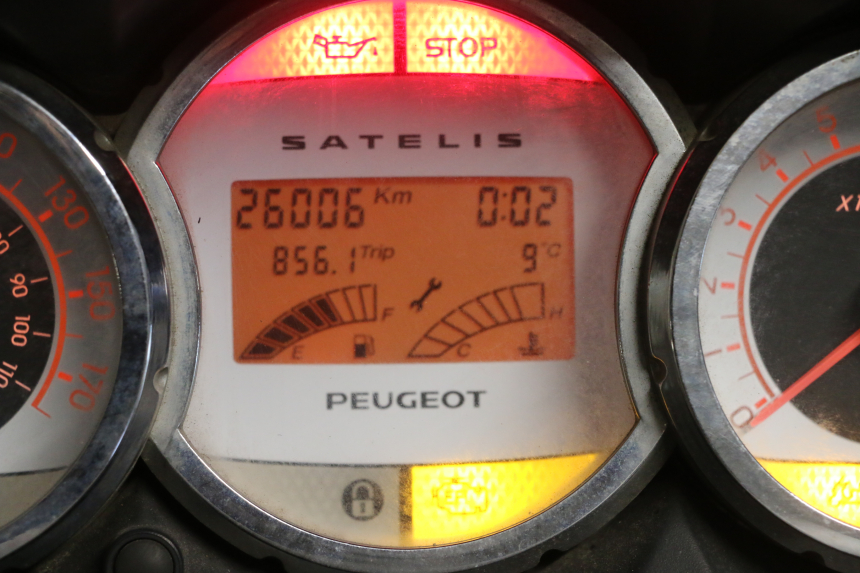 photo de TACHOMETER PEUGEOT SATELIS 125 (2010 - 2012) - Zoom auf Gebrauchszustand