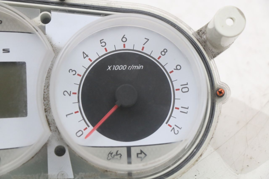 photo de TACHOMETER PEUGEOT SATELIS 125 (2010 - 2012) - Technische Nahaufnahme
