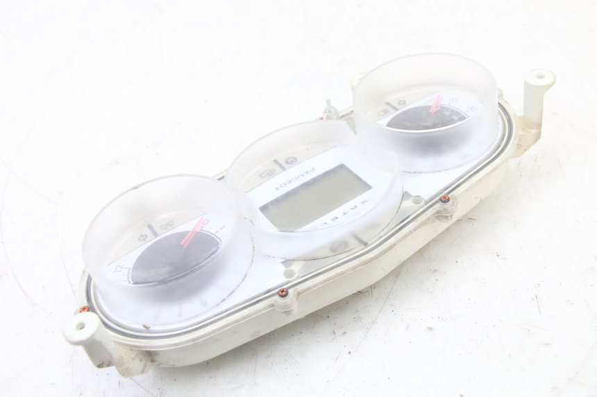 photo de TACHOMETER PEUGEOT SATELIS COMPRESSOR K15 125 (2006 - 2009) - Details der Befestigungspunkte