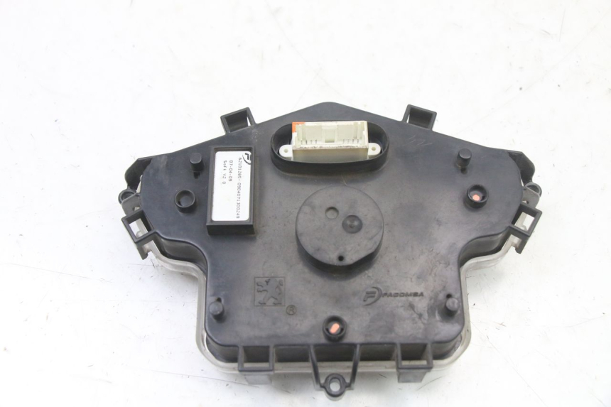 photo de TACHOMETER  PEUGEOT SPEEDFIGHT 3 LC 2T 50 (2009 - 2015) - Oberflächenzustand und Material