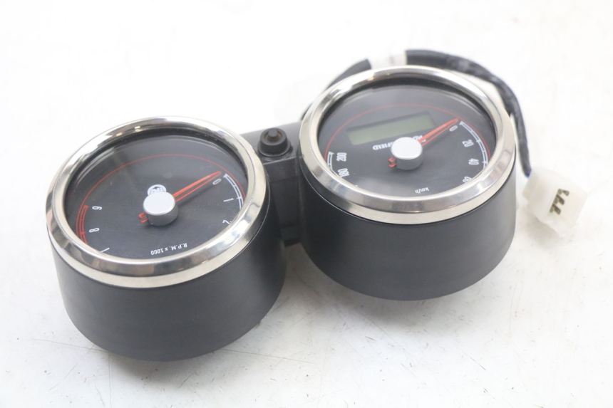 photo de TACHOMETER  ROYAL ENFIELD CONTINENTAL GT 650 (2019 - 2024) - Technische Nahaufnahme