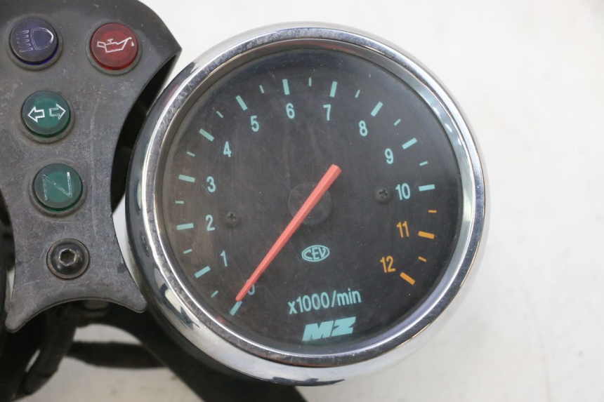 photo de TACHOMETER  MZ RT 125 (2000 - 2008) - Oberflächenzustand und Material