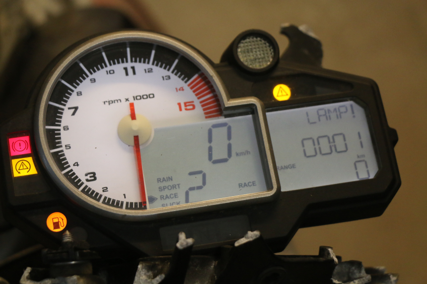 photo de TACHOMETER  BMW S RR ABS S1000RR 1000 (2009 - 2011) - Charakteristische Merkmale
