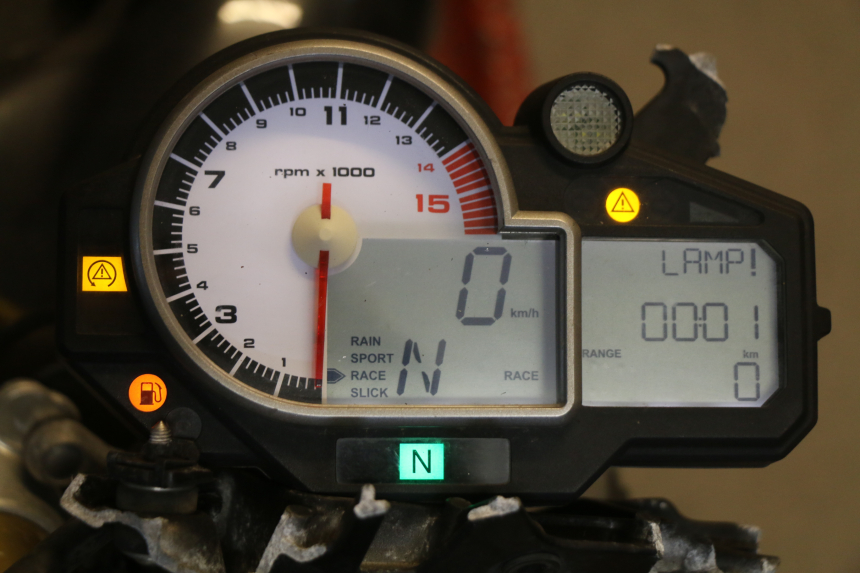 photo de TACHOMETER  BMW S RR ABS S1000RR 1000 (2009 - 2011) - Zoom auf Komponenten