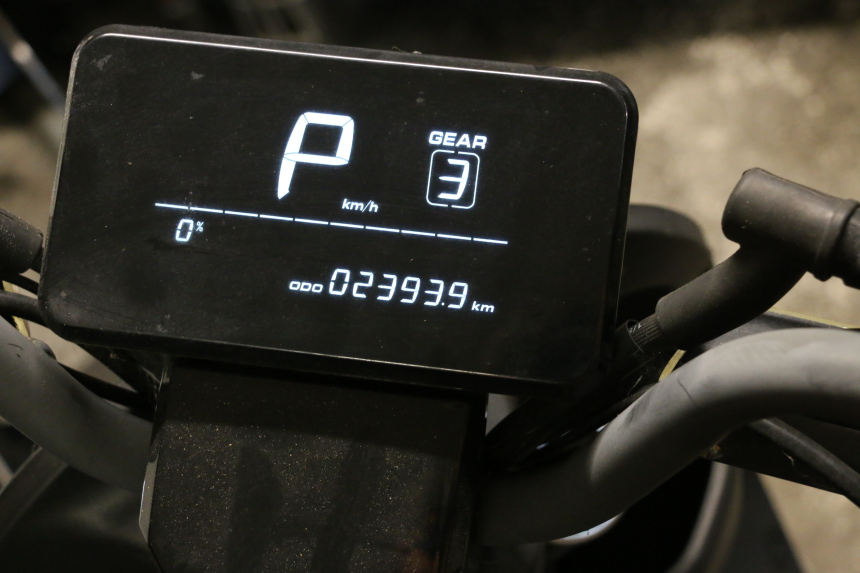 photo de TACHOMETER  BAIKU SAKURA 1 (2021 - 2025) - Zoom auf Gebrauchszustand