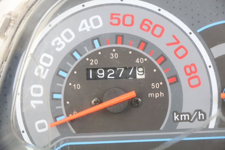 photo de TACHOMETER JM MOTORS SANTANA 50 (2014 - 2023) - Zoom auf Komponenten