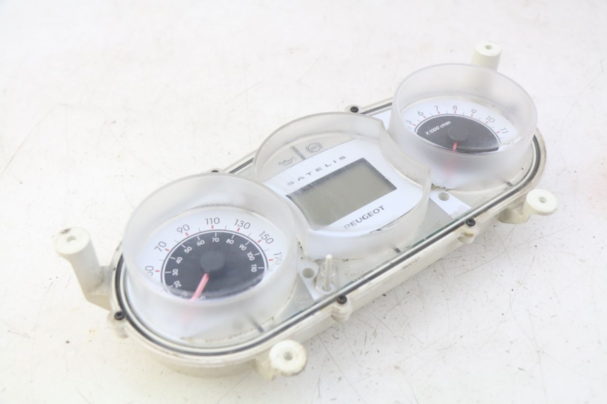photo de TACHOMETER PEUGEOT SATELIS COMPRESSOR K15 125 (2006 - 2009) - Alternative Perspektive