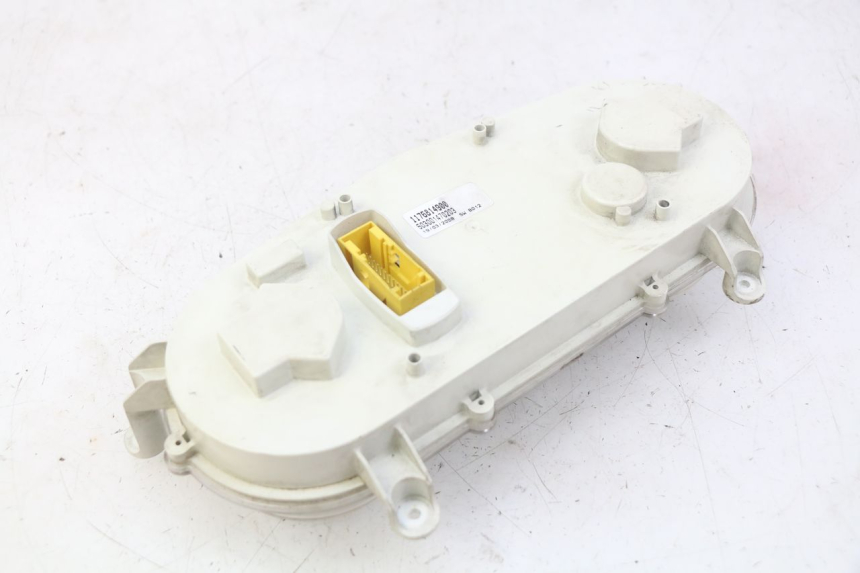 photo de TACHOMETER PEUGEOT SATELIS COMPRESSOR K15 125 (2006 - 2009) - Details der Befestigungspunkte