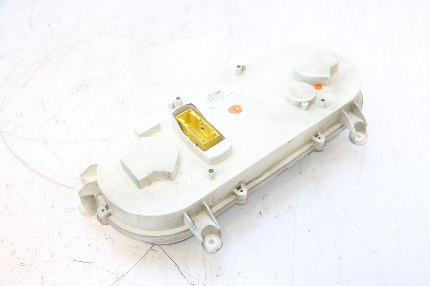 photo de TACHOMETER PEUGEOT SATELIS COMPRESSOR K15 125 (2006 - 2009) - Zoom auf Komponenten