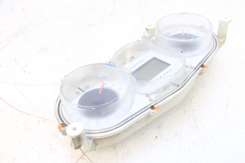photo de TACHOMETER PEUGEOT SATELIS COMPRESSOR K15 125 (2006 - 2009) - Oberflächenzustand und Material