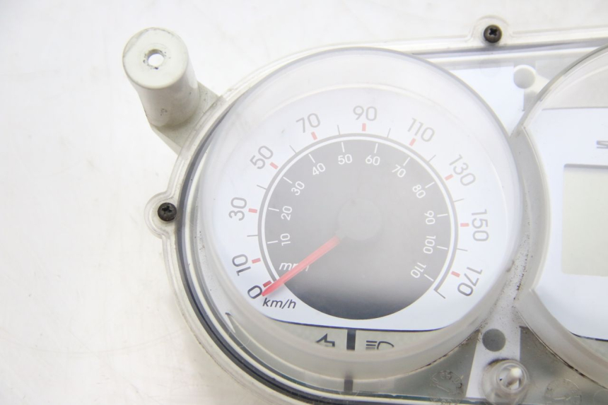 photo de TACHOMETER PEUGEOT SATELIS 125 (2006 - 2009) - Zoom auf Gebrauchszustand