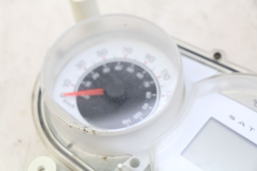 photo de TACHOMETER PEUGEOT SATELIS 125 (2006 - 2009) - Detailansicht des Bauteils