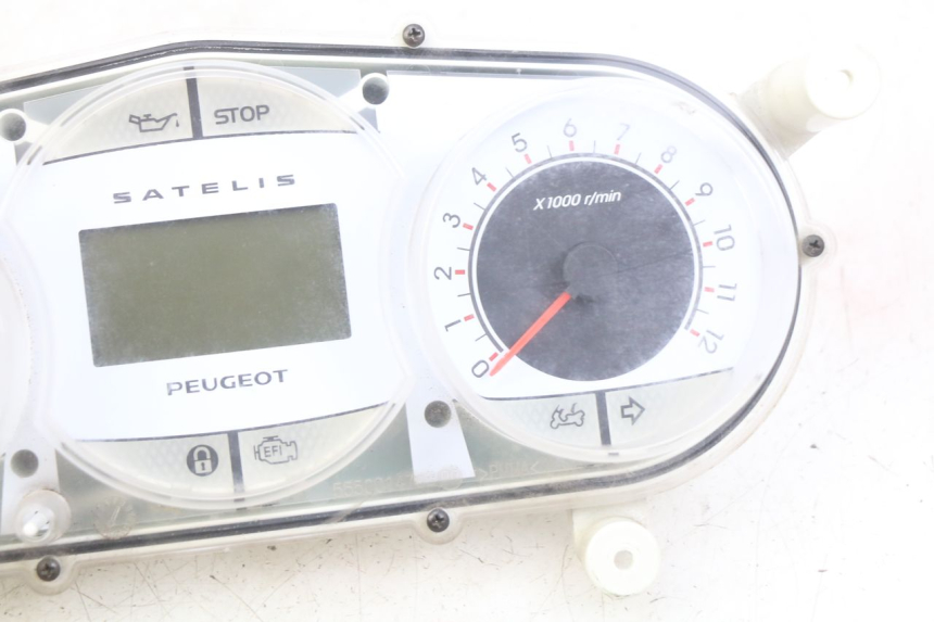 photo de TACHOMETER PEUGEOT SATELIS 125 (2006 - 2009) - Hochauflösende Nahaufnahme
