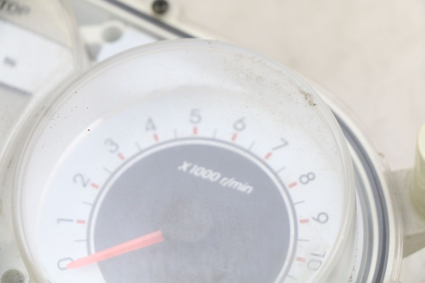 photo de TACHOMETER PEUGEOT SATELIS 125 (2006 - 2009) - Zoom auf Gebrauchszustand