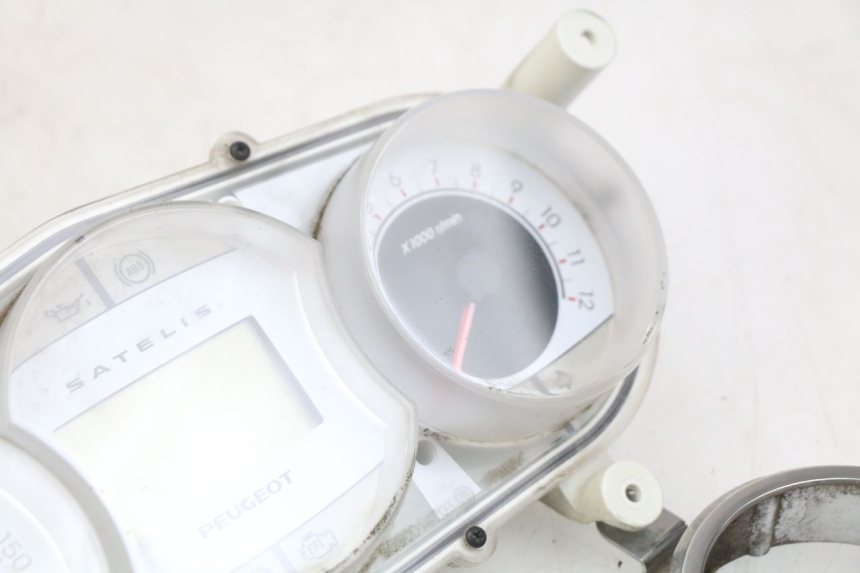 photo de TACHOMETER PEUGEOT SATELIS 125 (2010 - 2012) - Weitere Ansicht des Artikels