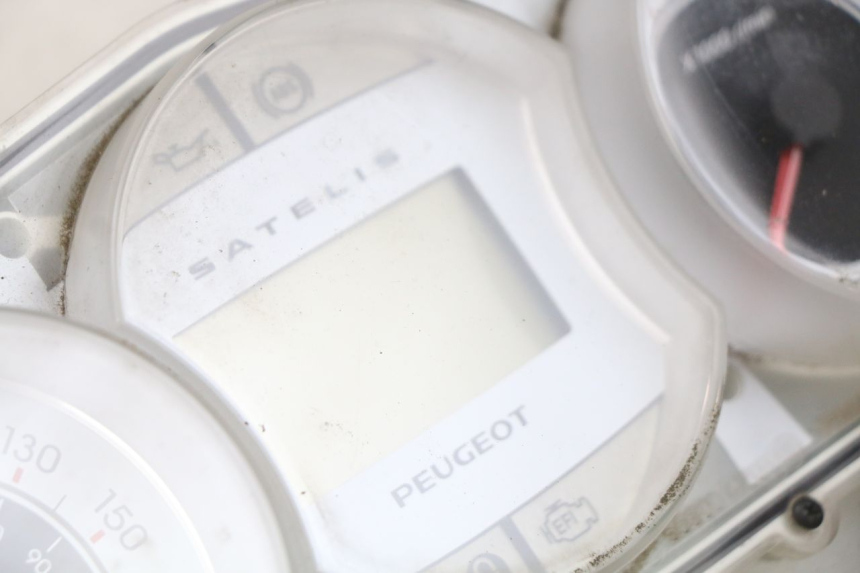 photo de TACHOMETER PEUGEOT SATELIS 125 (2010 - 2012) - Zoom auf Komponenten