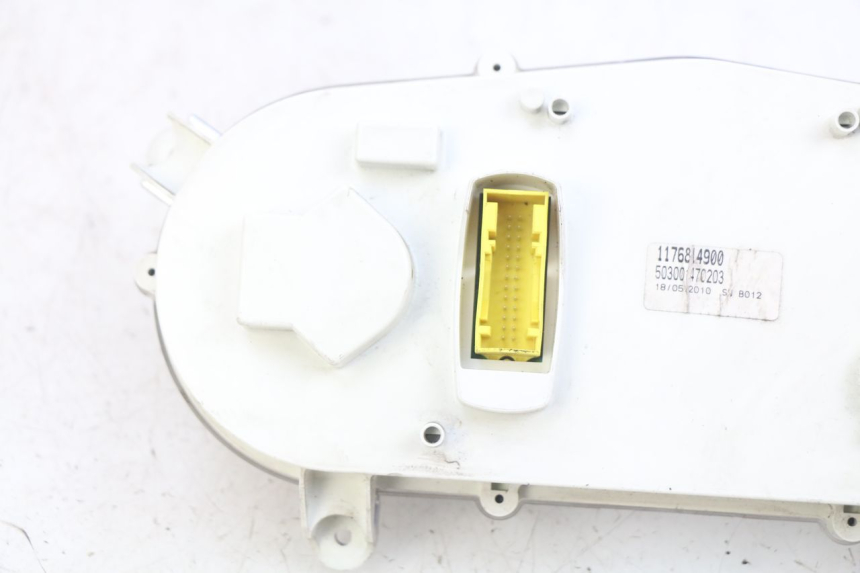 photo de TACHOMETER PEUGEOT SATELIS 125 (2010 - 2012) - Details der Befestigungspunkte