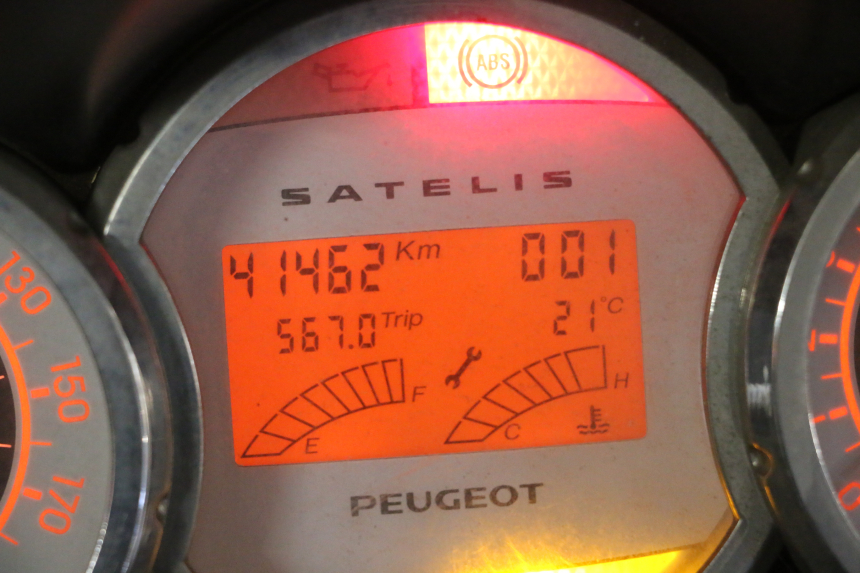 photo de TACHOMETER PEUGEOT SATELIS 125 (2010 - 2012) - Zoom auf Gebrauchszustand