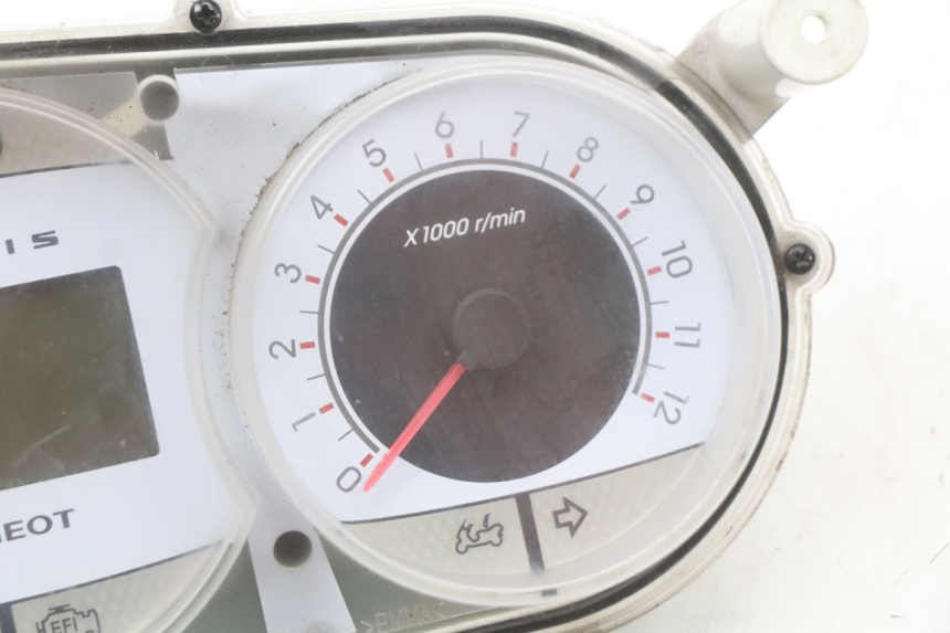 photo de TACHOMETER PEUGEOT SATELIS 125 (2010 - 2012) - Technische Nahaufnahme