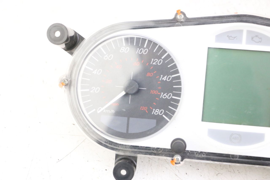 photo de TACHOMETER  PEUGEOT SATELIS 125 (2013 - 2018) - Charakteristische Merkmale