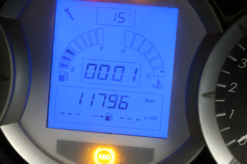 photo de TACHOMETER  PEUGEOT SATELIS 125 (2013 - 2018) - Hochauflösende Nahaufnahme