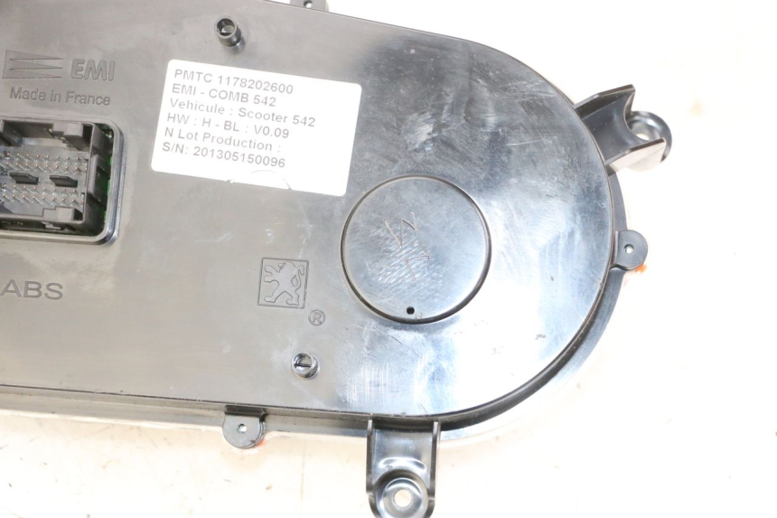photo de TACHOMETER  PEUGEOT SATELIS 125 (2013 - 2018) - Oberflächenzustand und Material