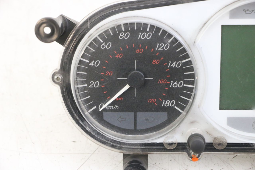 photo de TACHOMETER  PEUGEOT SATELIS 125 (2013 - 2018) - Zoom auf Komponenten