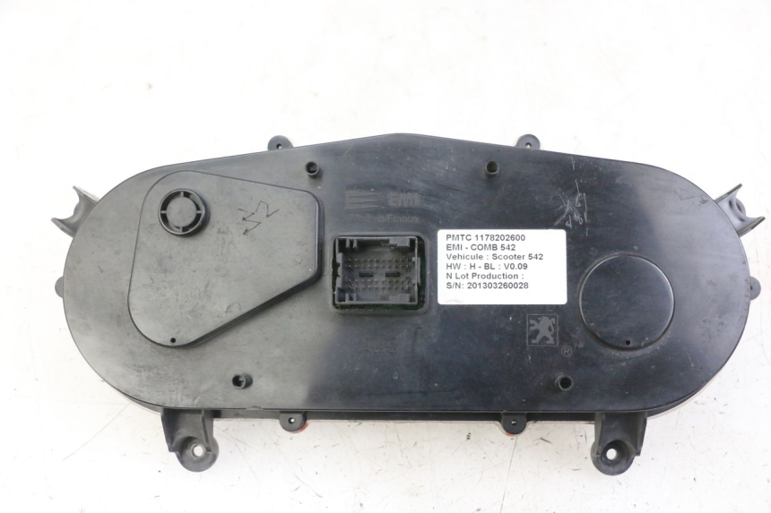 photo de TACHOMETER  PEUGEOT SATELIS 125 (2013 - 2018) - Details der Befestigungspunkte