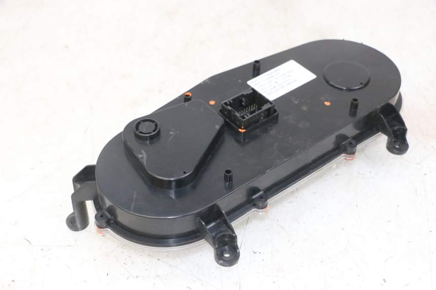 photo de TACHOMETER  PEUGEOT SATELIS 125 (2013 - 2018) - Details der Befestigungspunkte