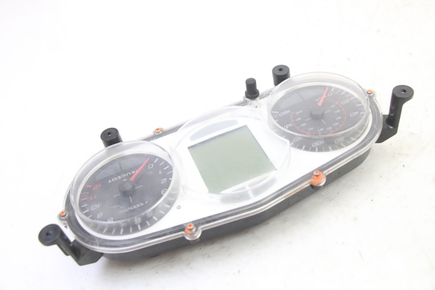 photo de TACHOMETER  PEUGEOT SATELIS 125 (2013 - 2018) - Details der Befestigungspunkte