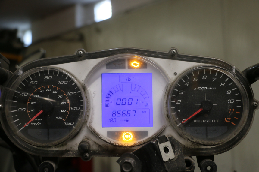 photo de TACHOMETER  PEUGEOT SATELIS 125 (2013 - 2018) - Details der Befestigungspunkte