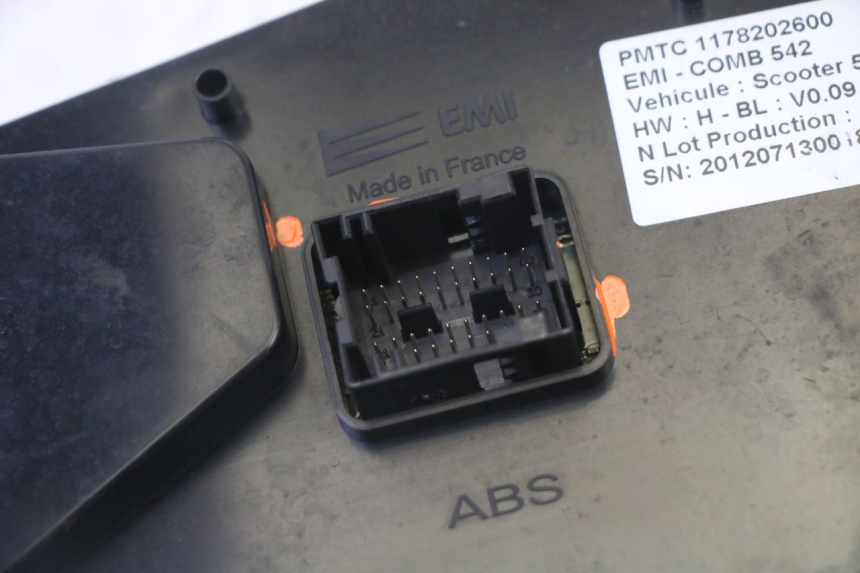 photo de TACHOMETER PEUGEOT SATELIS 125 (2010 - 2012) - Weitere Ansicht des Artikels