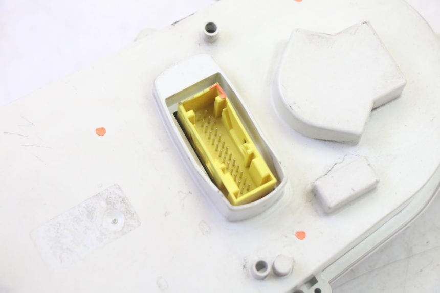 photo de TACHOMETER PEUGEOT SATELIS 125 (2006 - 2009) - Weitere Ansicht des Artikels