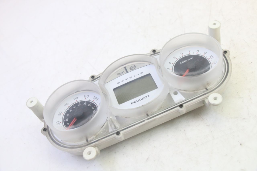 photo de TACHOMETER PEUGEOT SATELIS 125 (2006 - 2009) - Details der Befestigungspunkte