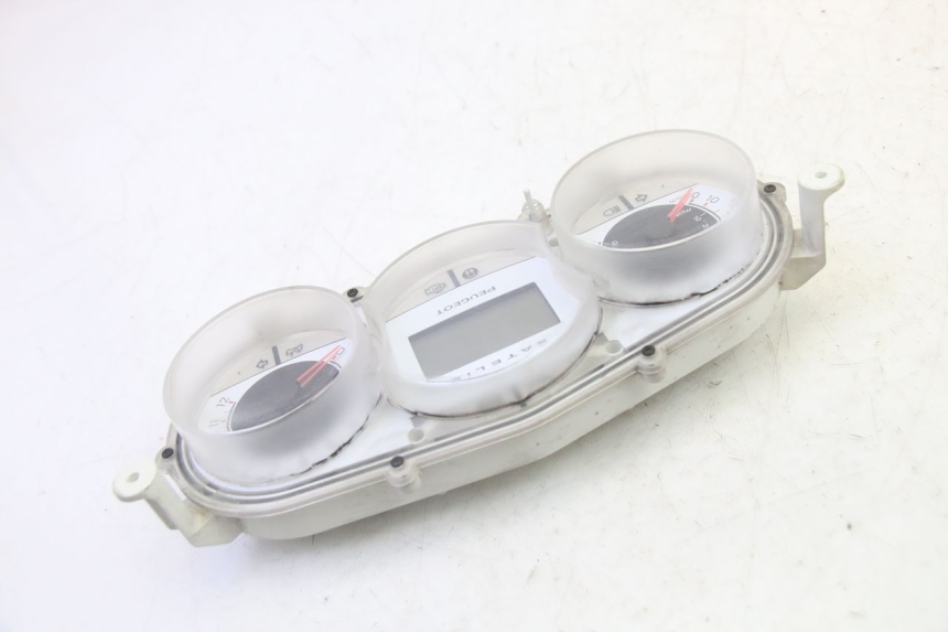 photo de TACHOMETER PEUGEOT SATELIS 125 (2006 - 2009) - Oberflächenzustand und Material