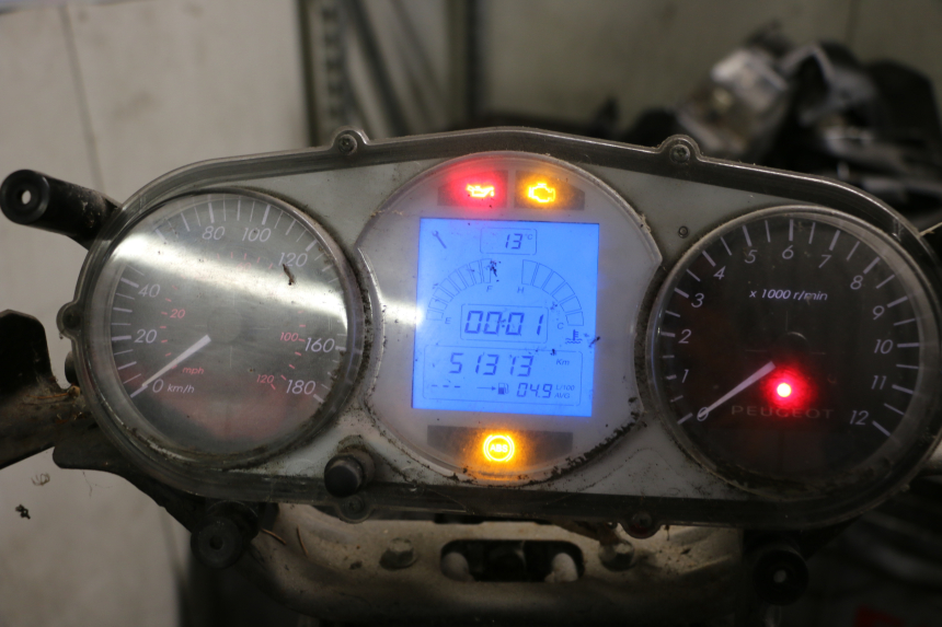 photo de TACHOMETER  PEUGEOT SATELIS 125 (2013 - 2018) - Detailansicht des Bauteils