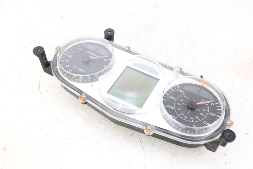 photo de TACHOMETER  PEUGEOT SATELIS 125 (2013 - 2018) - Weitere Ansicht des Artikels