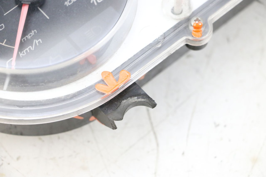 photo de TACHOMETER  PEUGEOT SATELIS 125 (2013 - 2018) - Zoom auf Komponenten