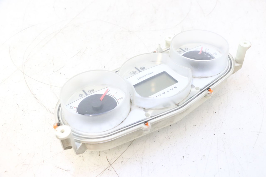 photo de TACHOMETER PEUGEOT SATELIS 125 (2006 - 2009) - Zoom auf Komponenten