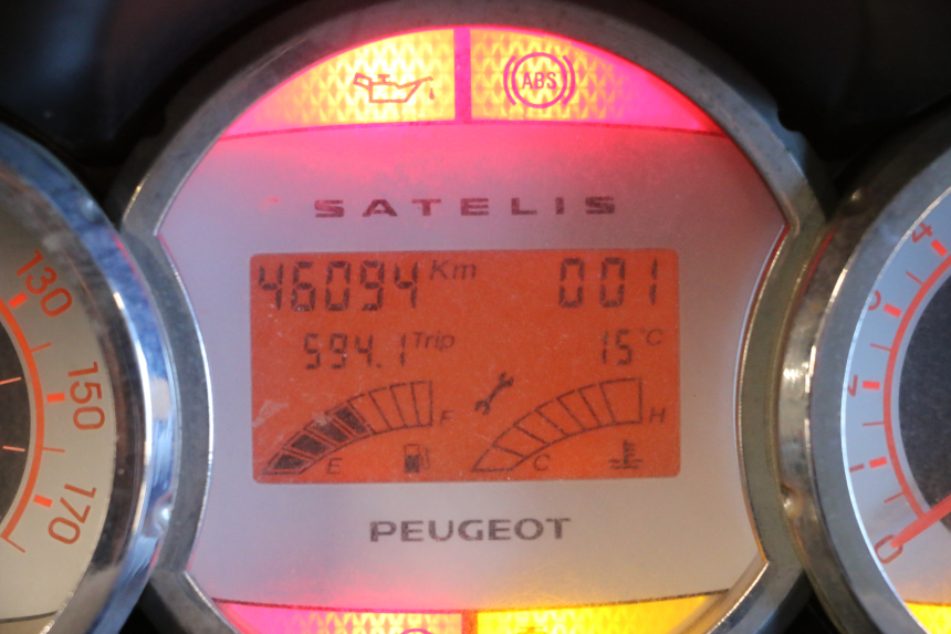 photo de TACHOMETER PEUGEOT SATELIS 125 (2006 - 2009) - Technische Nahaufnahme