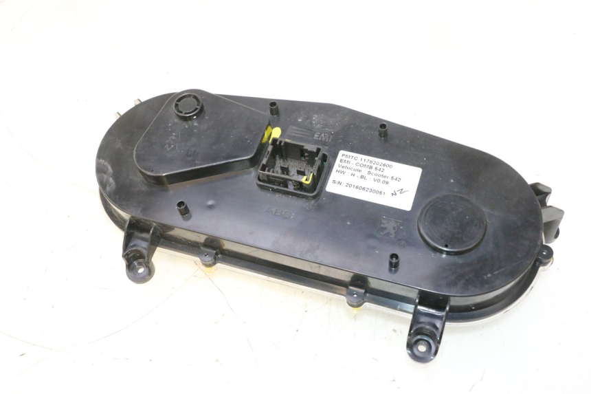photo de TACHOMETER  PEUGEOT SATELIS 125 (2013 - 2018) - Fokus auf die Struktur