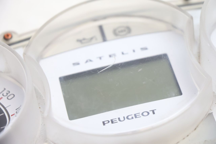 photo de TACHOMETER PEUGEOT SATELIS 125 (2006 - 2009) - Oberflächenzustand und Material