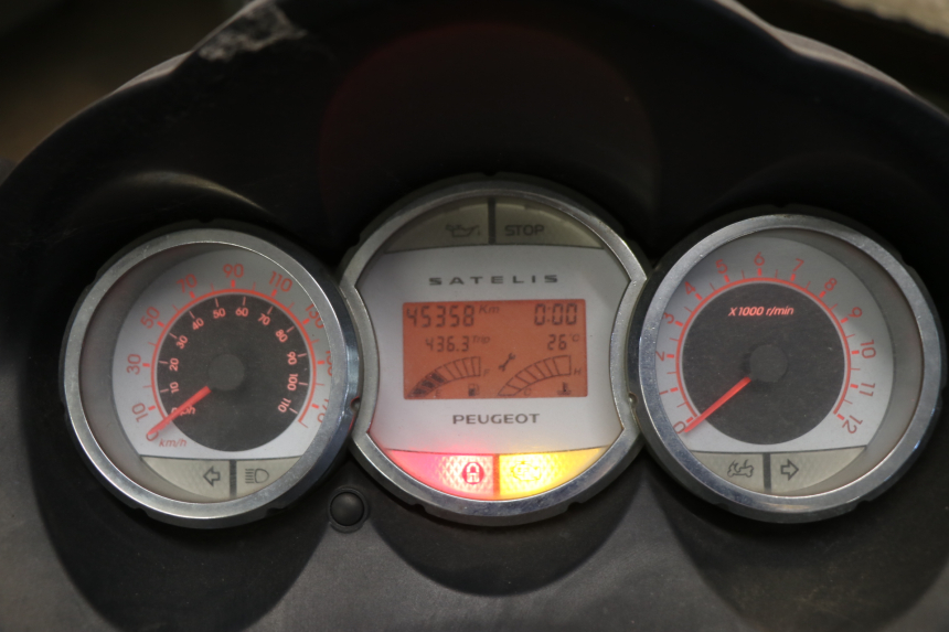 photo de TACHOMETER PEUGEOT SATELIS 125 (2006 - 2009) - Charakteristische Merkmale
