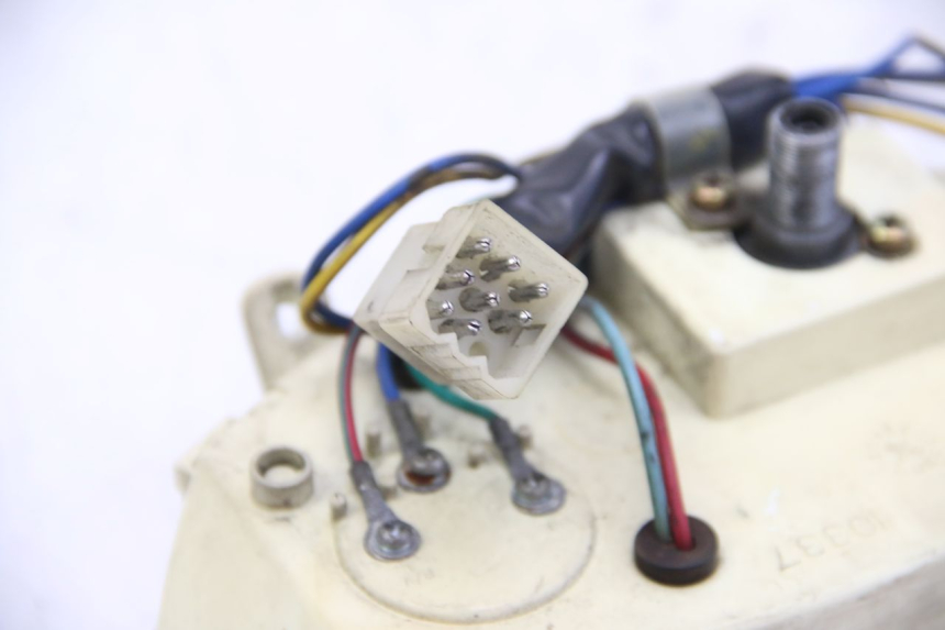 photo de TACHOMETER APRILIA SCARABEO 4T 50 (2009 - 2017) - Oberflächenzustand und Material